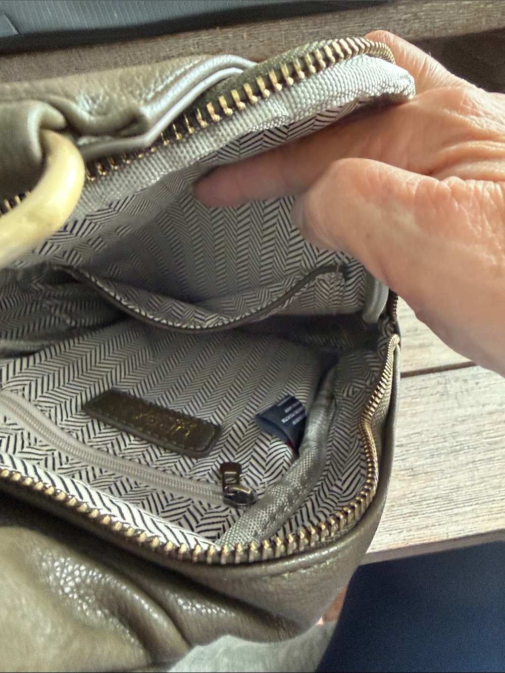 Urban Expressions Olive Green Crossbody Sling Bag - Picture 7 of 11